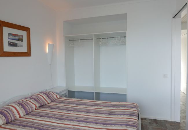 Apartment in Llança - 00111 Platja Cau del Llop